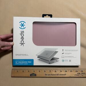 Speck -Smartshell Protective Case Apple Macbook 2021&23 Year Models (see pic 2)